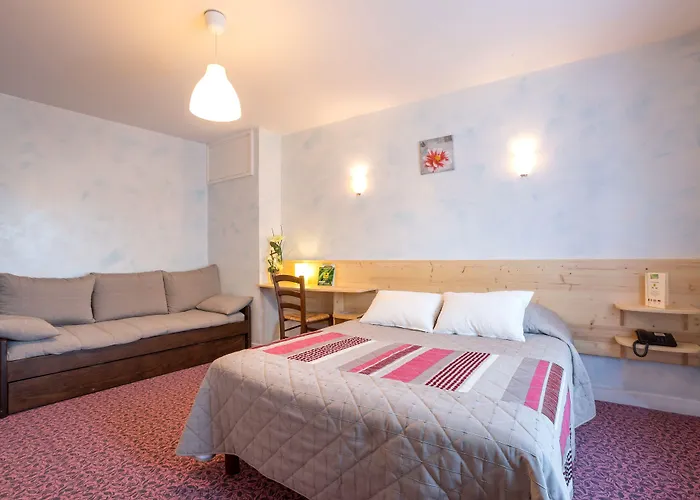 Le Barriol Отель Saint-Julien-Chapteuil