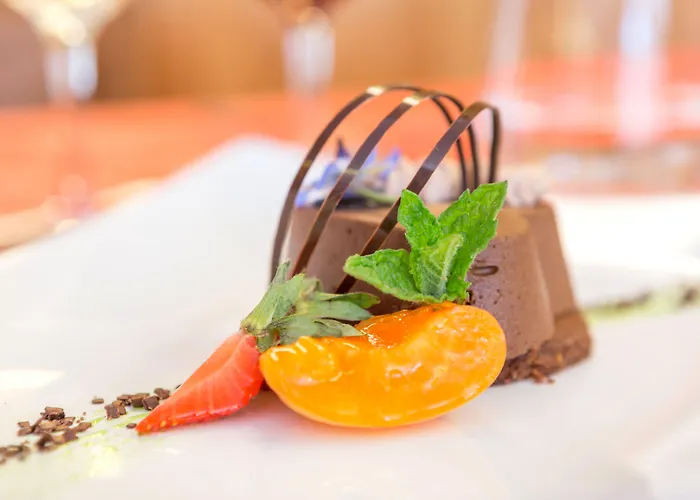 Отель Le Barriol Saint-Julien-Chapteuil