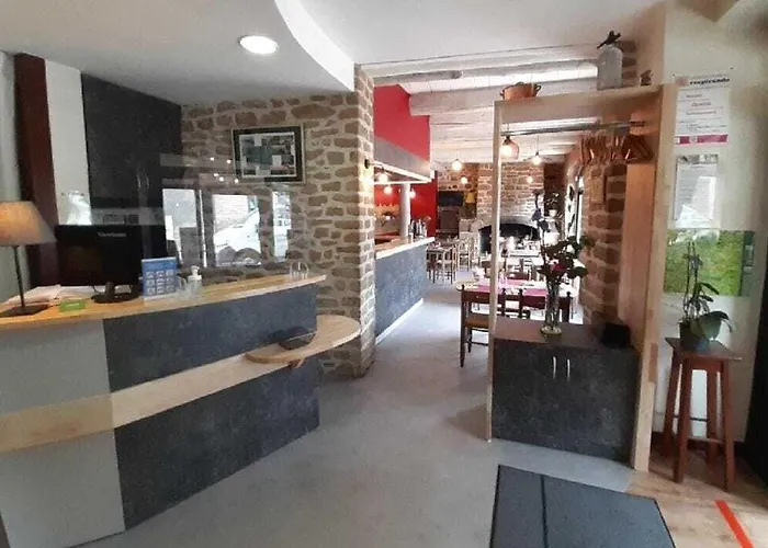 Le Barriol Отель Saint-Julien-Chapteuil