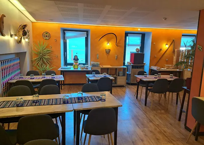 Le Barriol Отель Saint-Julien-Chapteuil